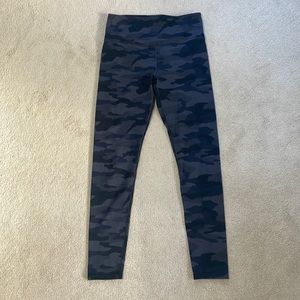 So Black/Grey Pattern Leggings